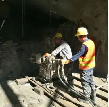 君山水下抗分散灌浆料特点 水下不分散注浆料介绍