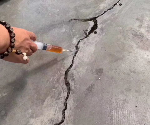 君山混凝土裂缝修补技术详解​